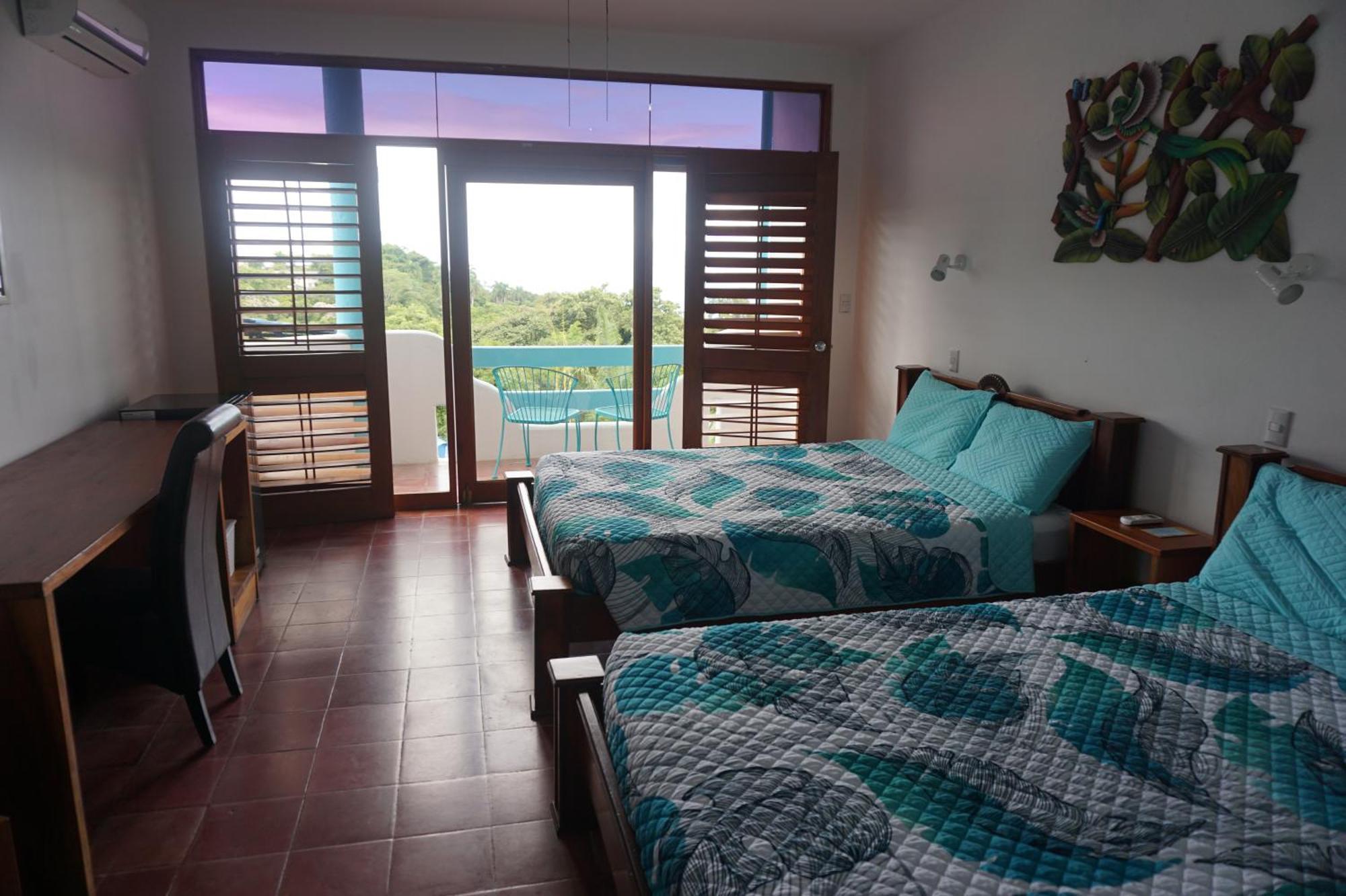 Hotel Planeta Sano Manuel Antonio Exterior photo