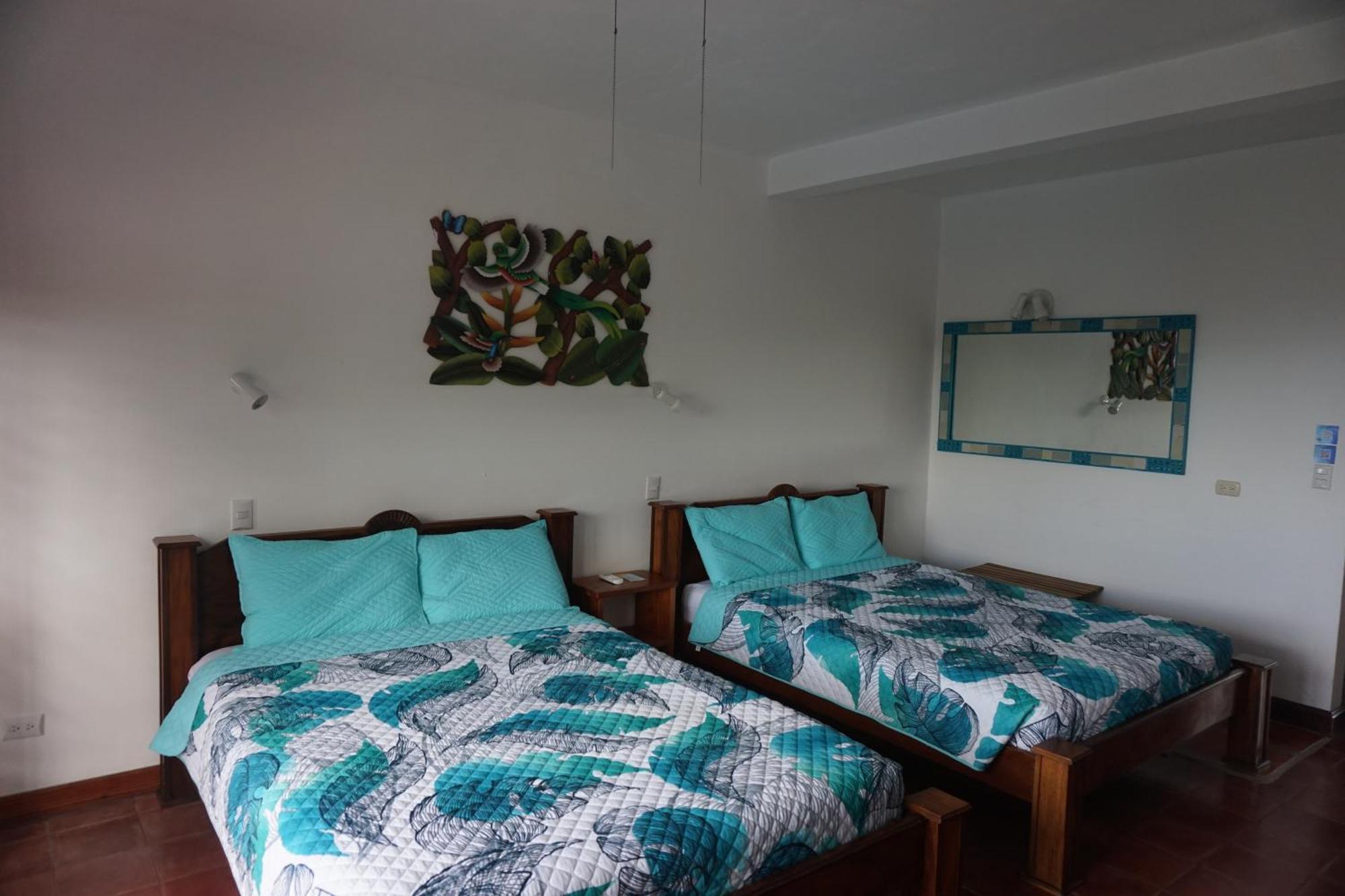 Hotel Planeta Sano Manuel Antonio Exterior photo