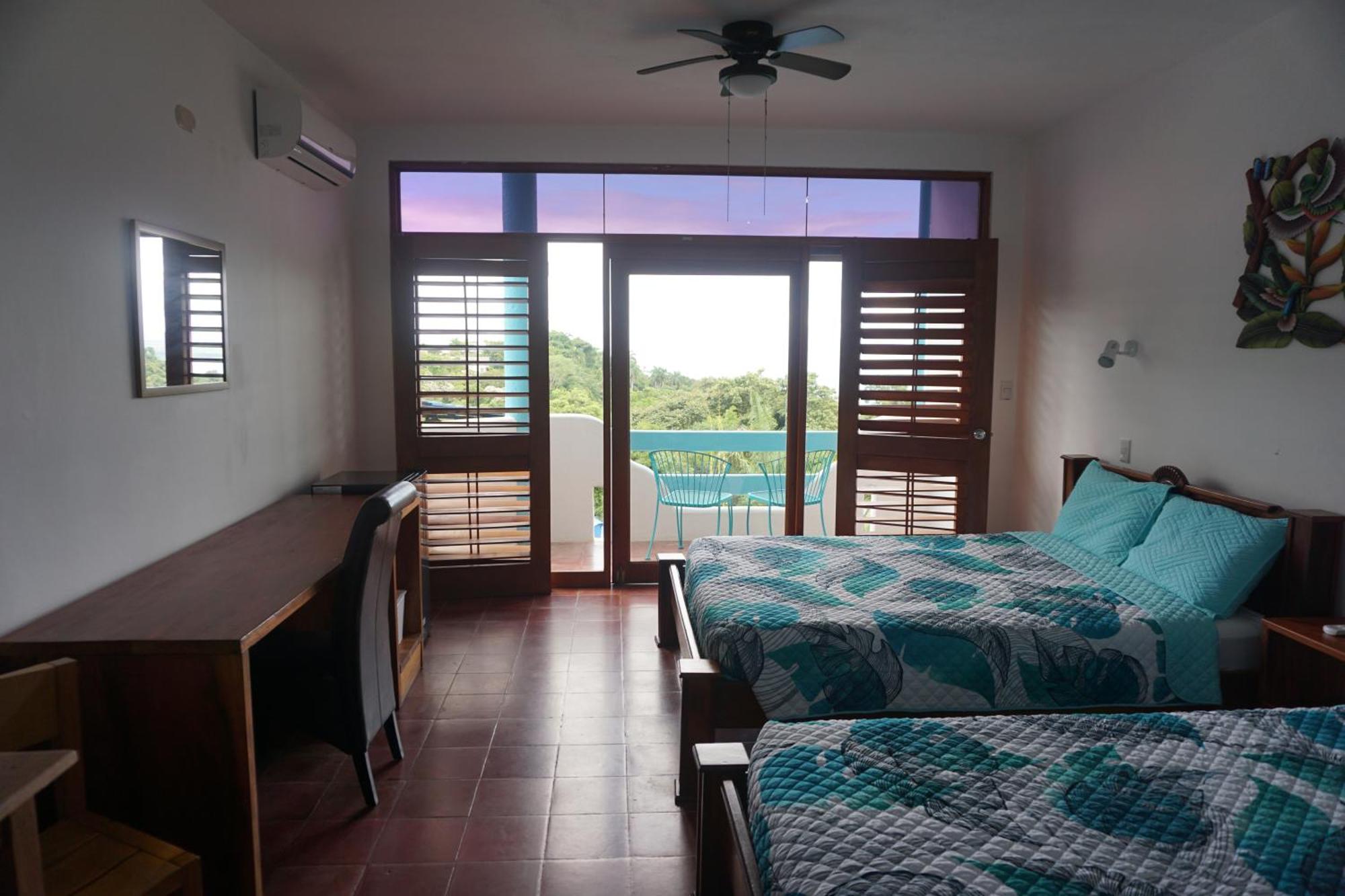 Hotel Planeta Sano Manuel Antonio Exterior photo