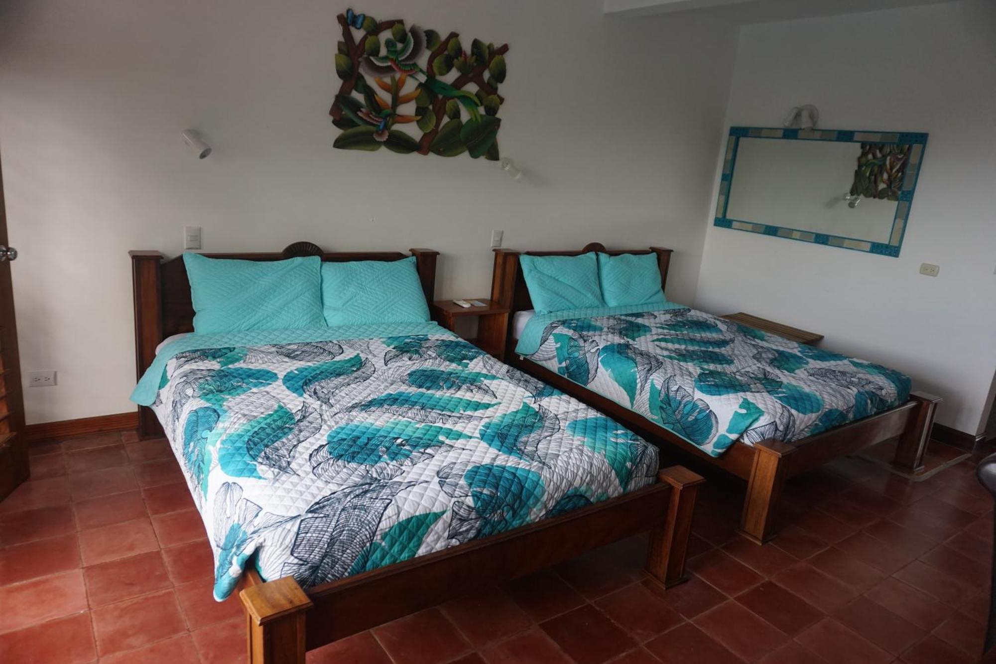 Hotel Planeta Sano Manuel Antonio Exterior photo
