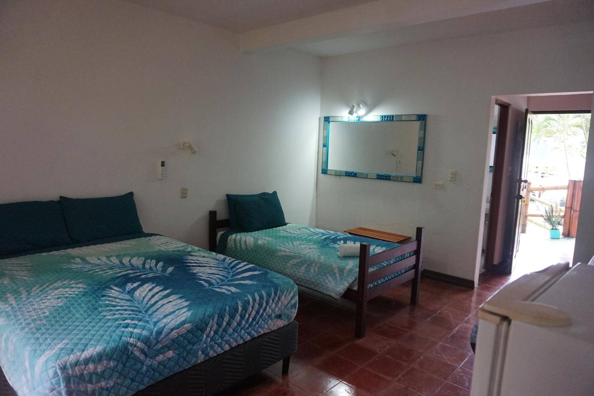 Hotel Planeta Sano Manuel Antonio Exterior photo