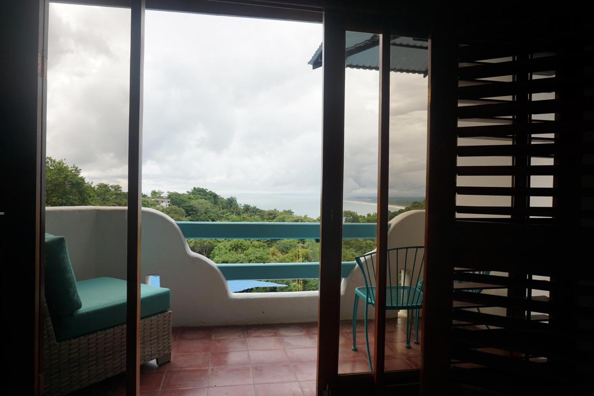Hotel Planeta Sano Manuel Antonio Exterior photo