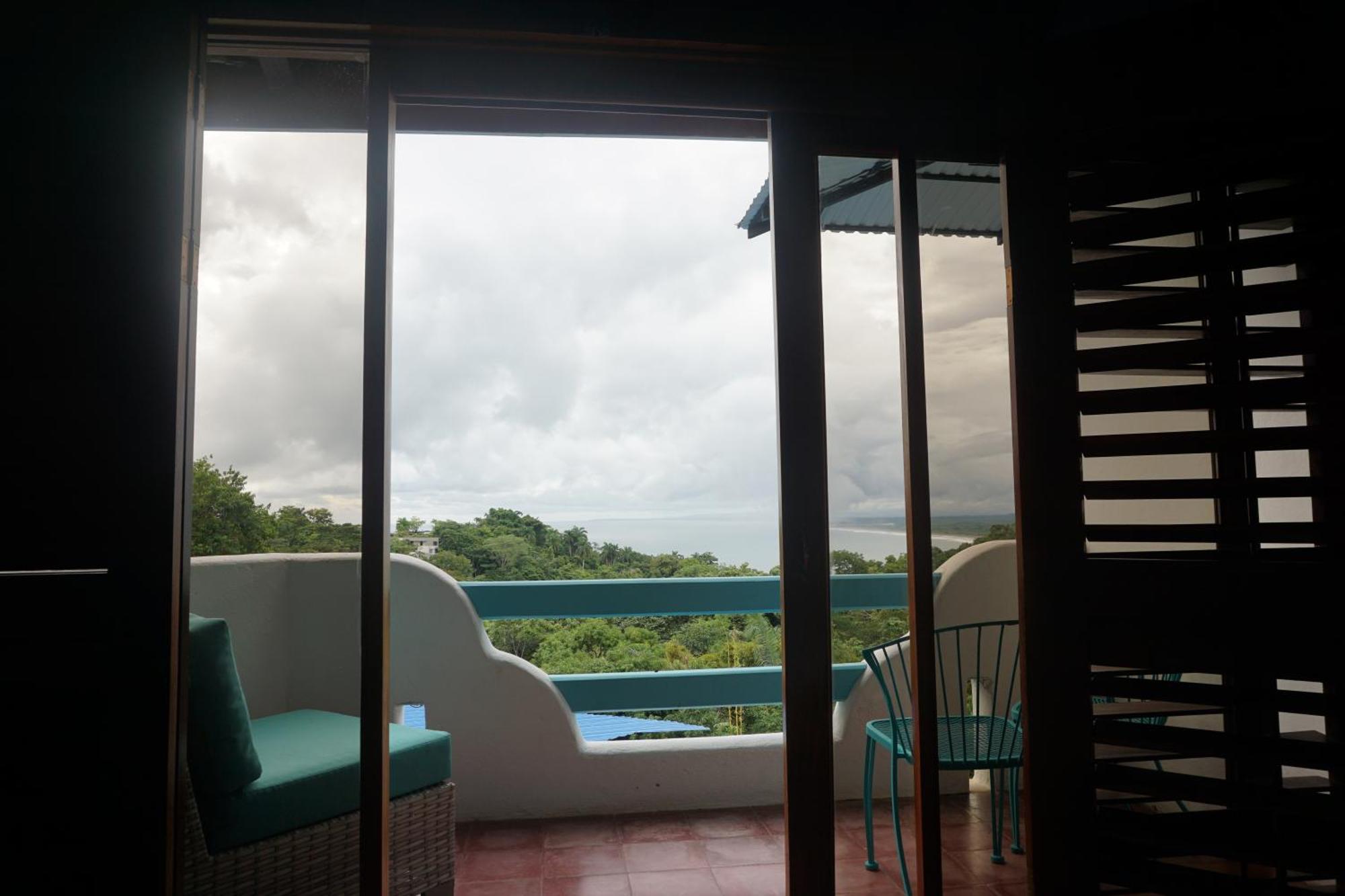 Hotel Planeta Sano Manuel Antonio Exterior photo