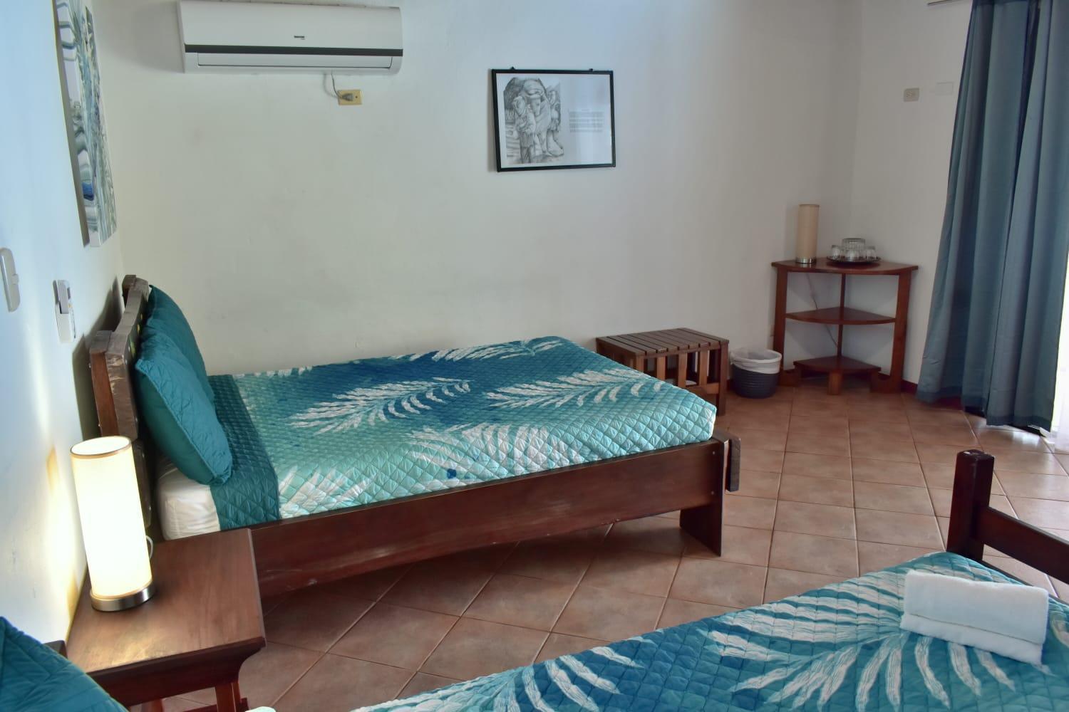 Hotel Planeta Sano Manuel Antonio Exterior photo